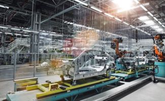 奔馳商務(wù)考察 參觀奔馳汽車工廠總裝線